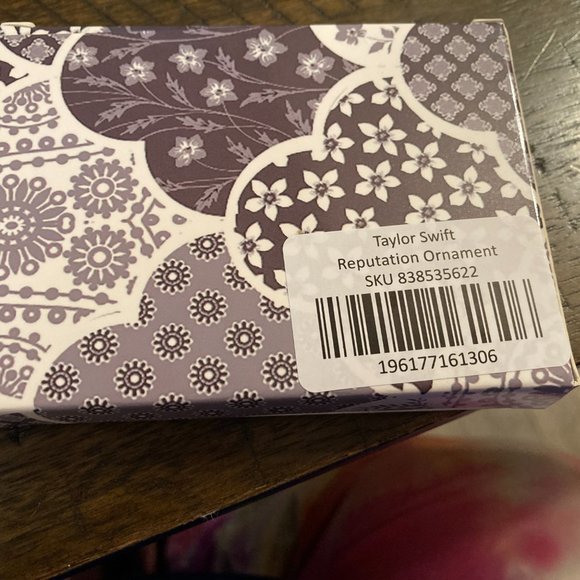 Taylor Swift Holiday Collection Reputation Rep Logo Black Glitter Ornament NEW - Picture 5 of 5